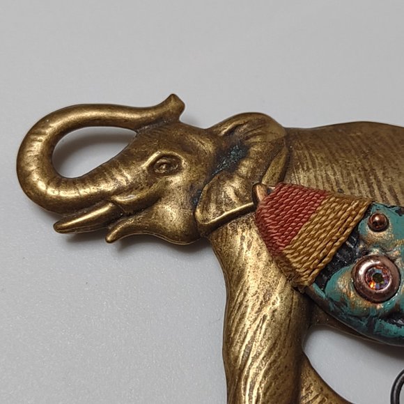 Very Cool Decorative Metal Lucky Elephant Dangle Brooch - Picture 6 of 12